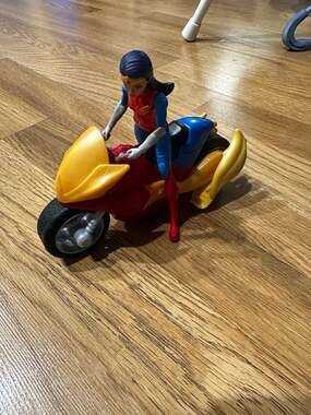 Mattel DC Super Hero Girls Wonder Woman 6-Inch Action Figure with Motorcycle